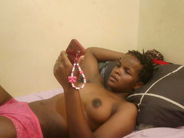 Cute-lizah live cam on BongaCams