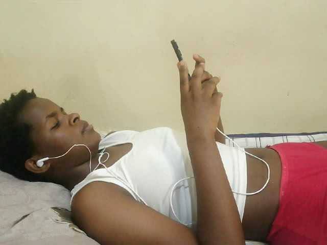 Cute-lizah live cam on BongaCams