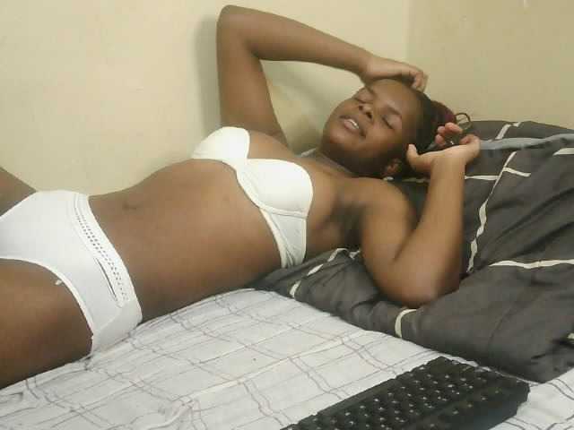 Cute-lizah live cam on BongaCams