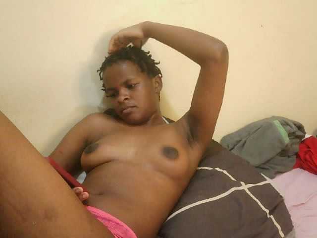 Cute-lizah live cam on BongaCams