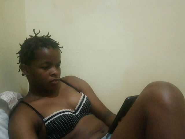 Cute-lizah live cam on BongaCams