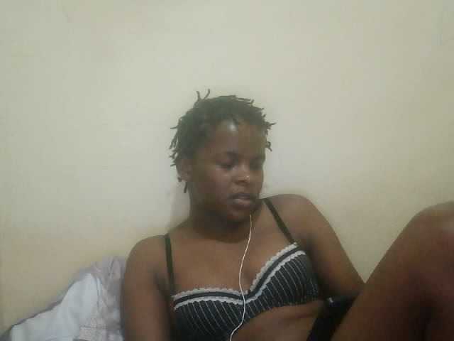 Cute-lizah live cam on BongaCams