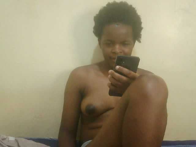 Cute-lizah live cam on BongaCams