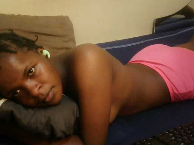 Cute-lizah live cam on BongaCams