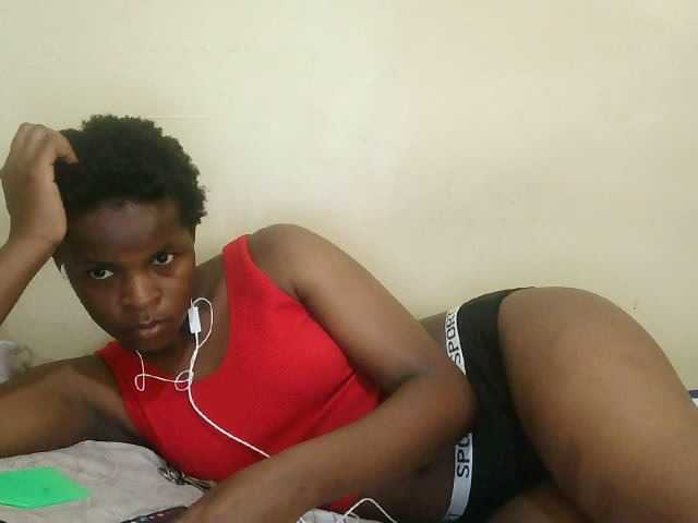 Cute-lizah live cam on BongaCams