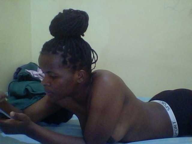 Cute-lizah live cam on BongaCams