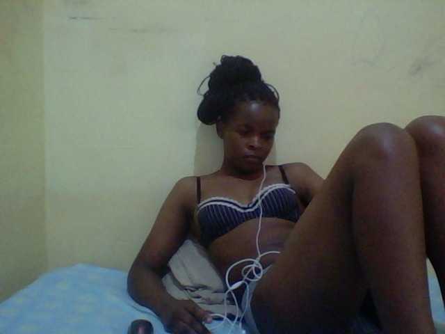 Cute-lizah live cam on BongaCams