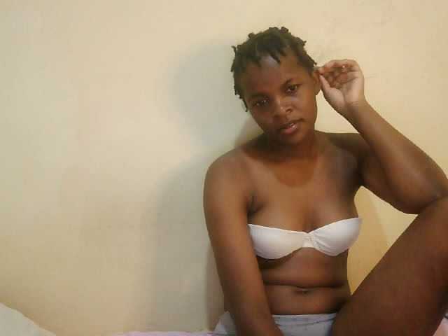 Cute-lizah live cam on BongaCams