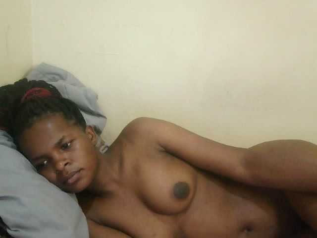 Cute-lizah live cam on BongaCams