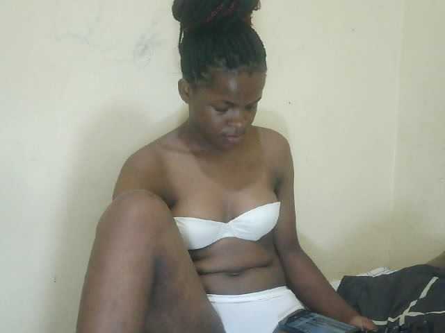 Cute-lizah live cam on BongaCams