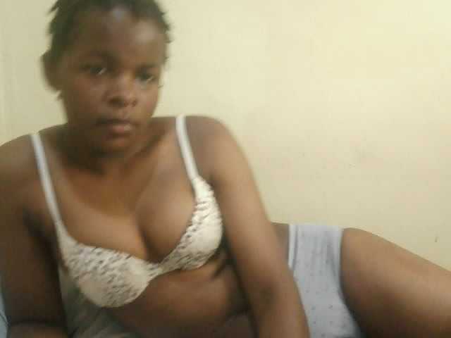 Cute-lizah live cam on BongaCams