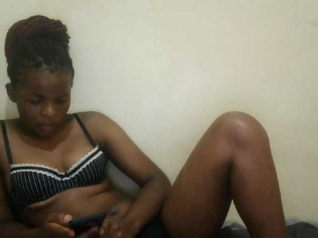 Cute-lizah live cam on BongaCams