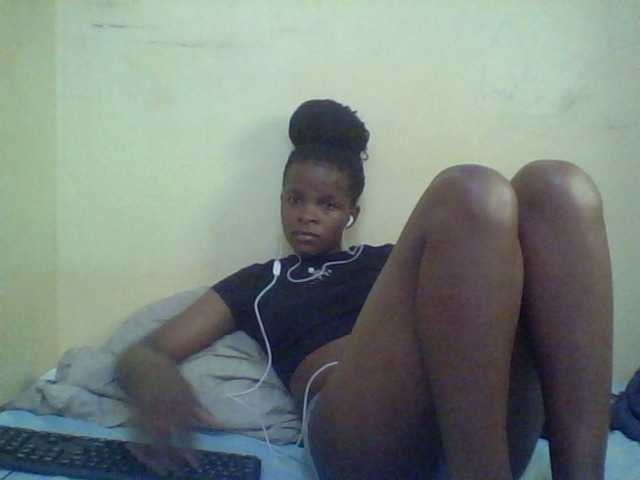 Cute-lizah live cam on BongaCams