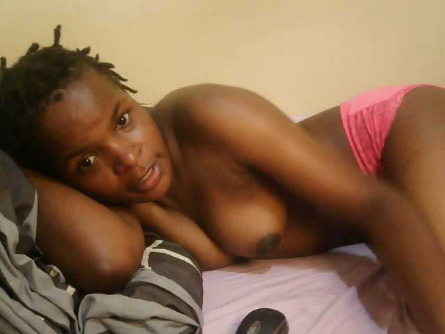 Cute-lizah live cam on BongaCams