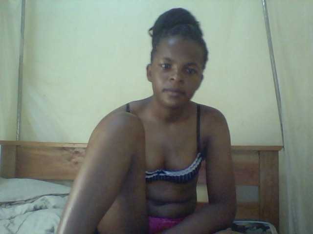 Cute-lizah live cam on BongaCams
