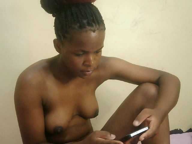 Cute-lizah live cam on BongaCams