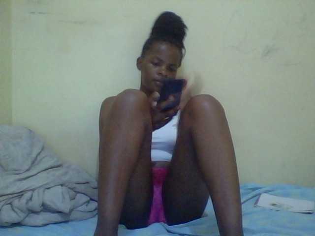 Cute-lizah live cam on BongaCams