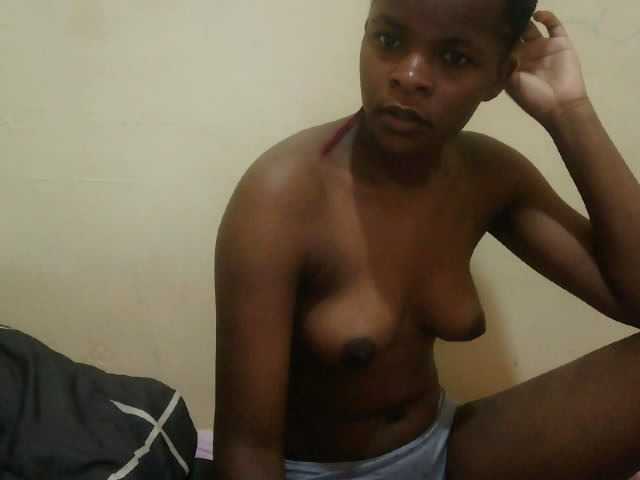 Cute-lizah live cam on BongaCams