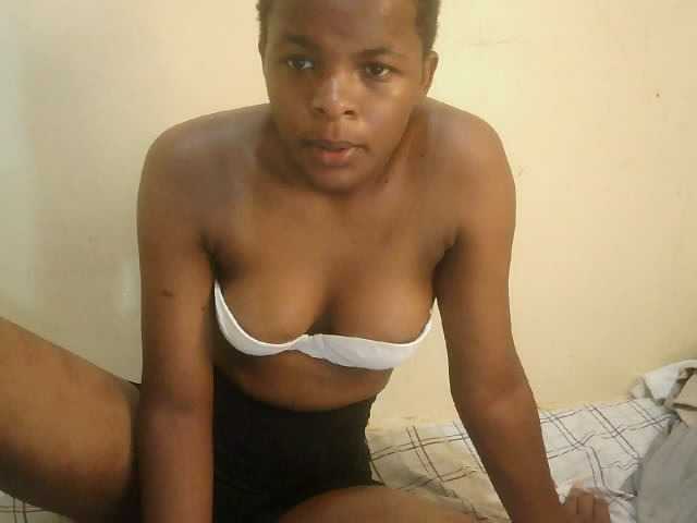 Cute-lizah live cam on BongaCams