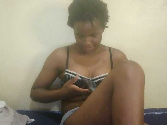 Cute-lizah live cam on BongaCams