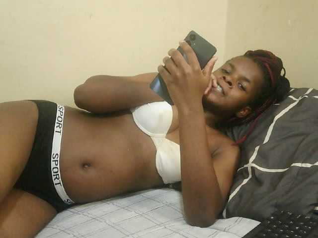Cute-lizah live cam on BongaCams