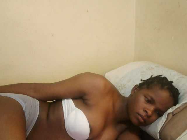 Cute-lizah live cam on BongaCams