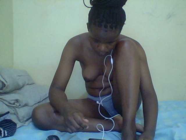 Cute-lizah live cam on BongaCams
