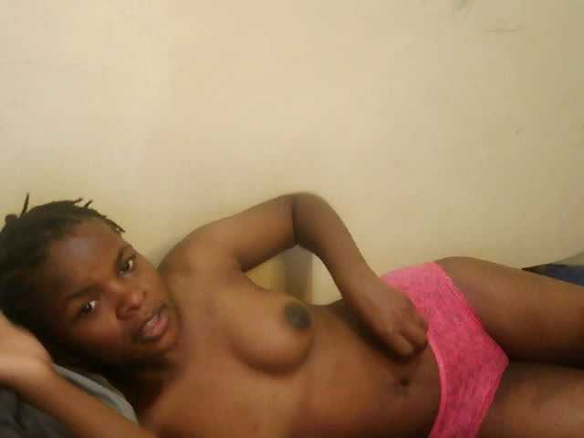 Cute-lizah live cam on BongaCams