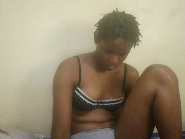 Cute-lizah live cam on BongaCams
