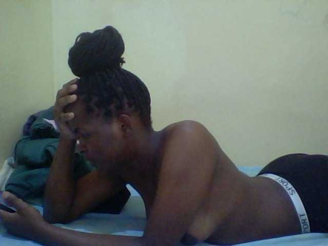 Cute-lizah live cam on BongaCams
