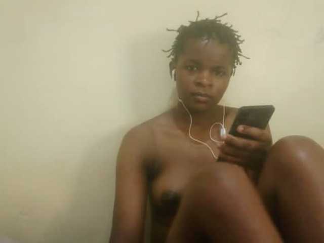 Cute-lizah live cam on BongaCams
