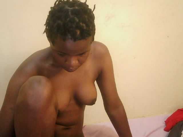 Cute-lizah live cam on BongaCams