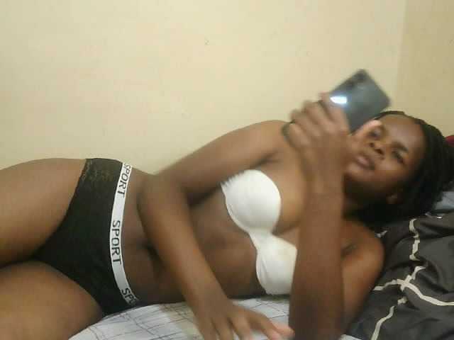 Cute-lizah, en directo ahora en BongaCams