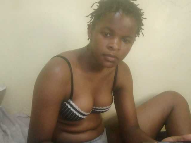 Cute-lizah live cam on BongaCams