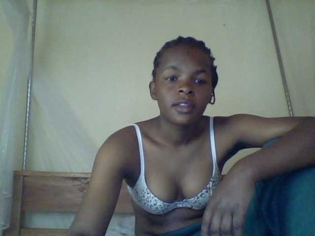Cute-lizah live cam on BongaCams