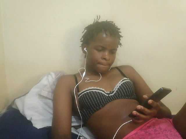Cute-lizah live cam on BongaCams