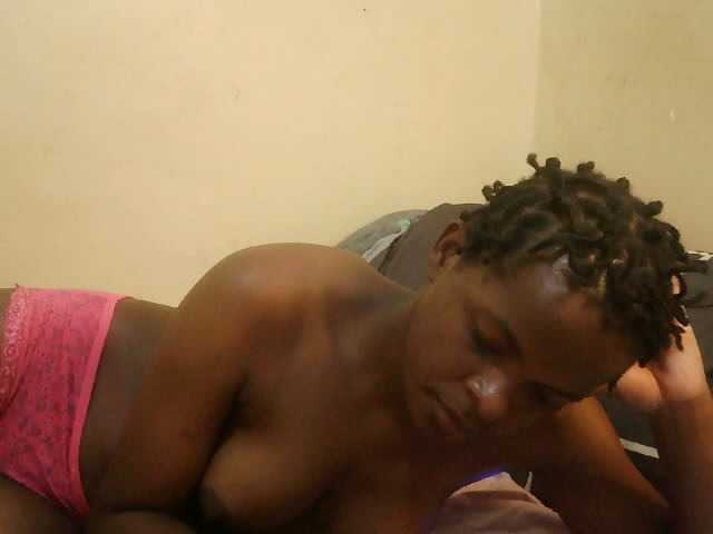 Cute-lizah live cam on BongaCams