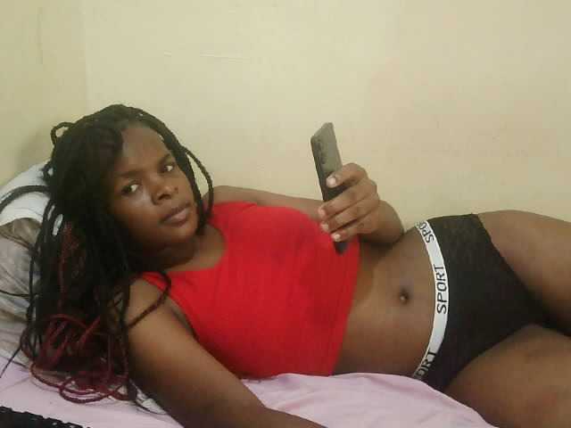 Cute-lizah live cam on BongaCams