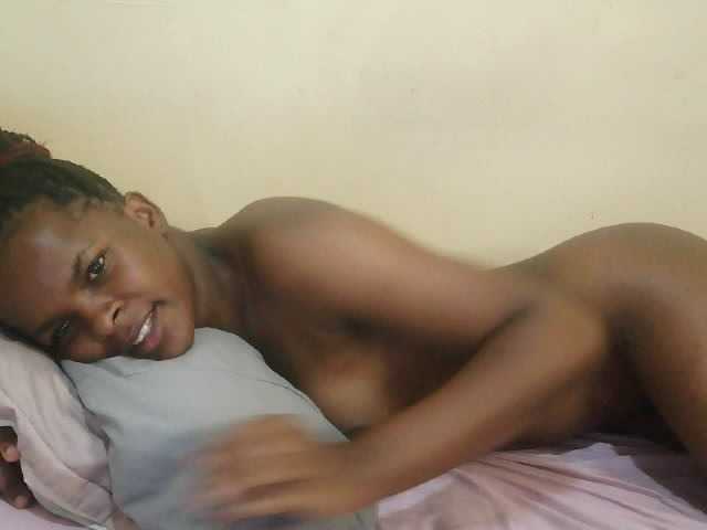 Cute-lizah live cam on BongaCams