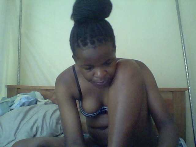 Cute-lizah live cam on BongaCams