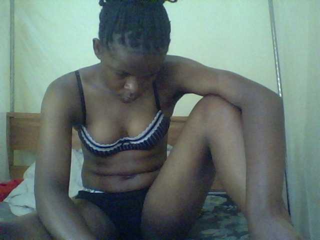 Cute-lizah live cam on BongaCams