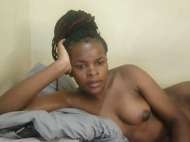 Cute-lizah live cam on BongaCams