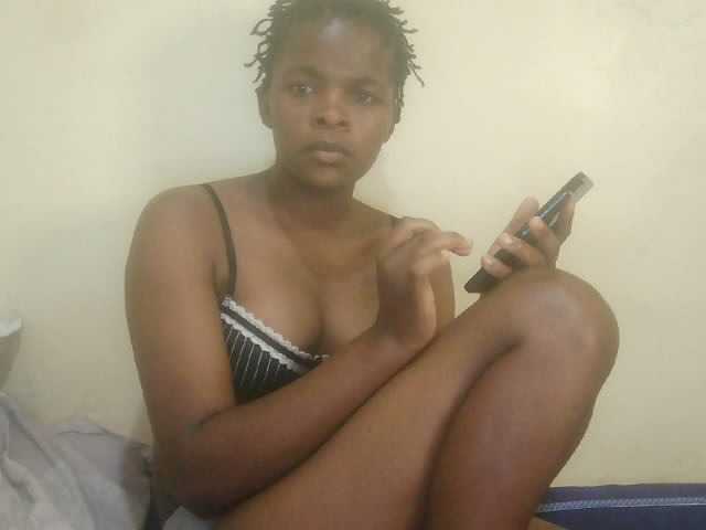 Cute-lizah live cam on BongaCams