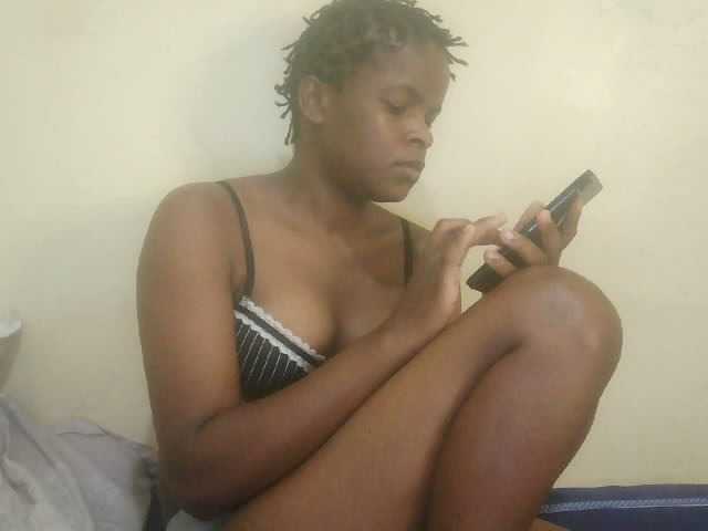 Cute-lizah live cam on BongaCams