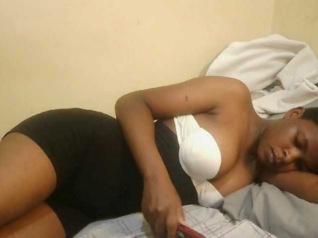 Cute-lizah live cam on BongaCams