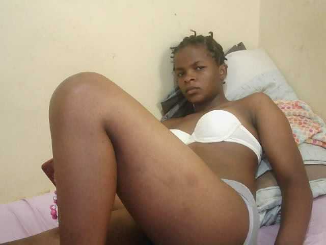 Cute-lizah live cam on BongaCams