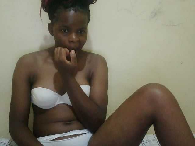 Cute-lizah live cam on BongaCams