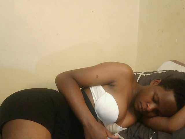 Cute-lizah live cam on BongaCams