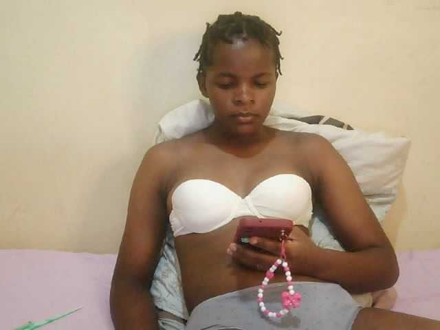 Cute-lizah live cam on BongaCams