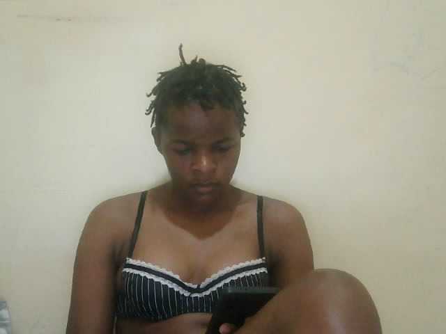 Cute-lizah live cam on BongaCams
